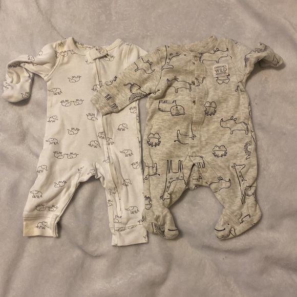 Lot of Newborn onesies pajamas hat bib socks shoes. - Picture 3 of 7